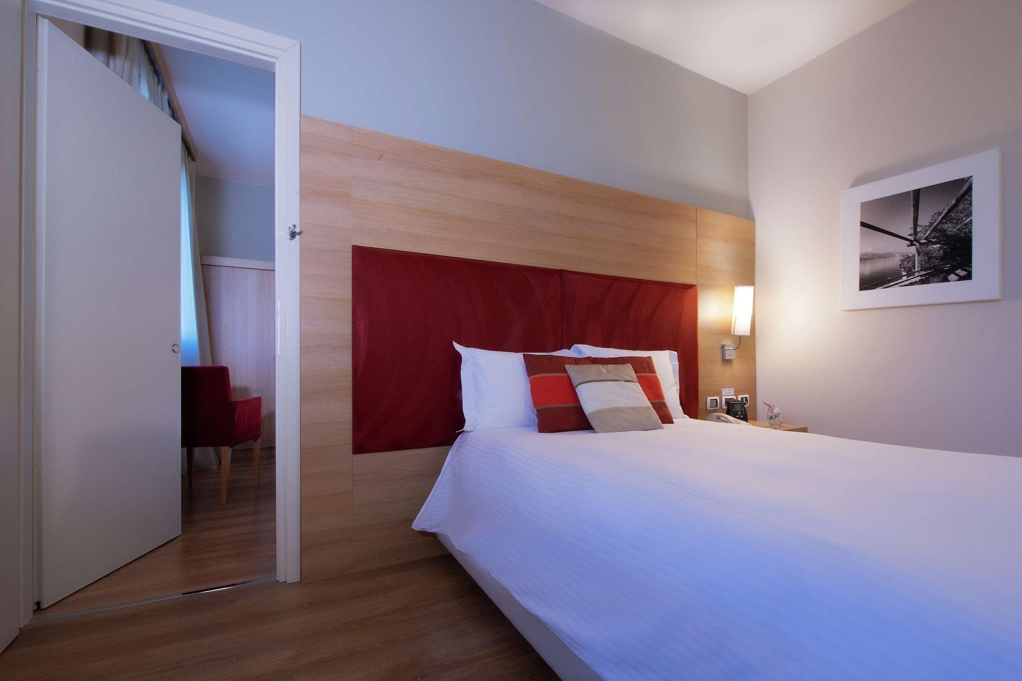 Dolce By Wyndham Milan Malpensa Hotel Somma Lombardo Exterior photo