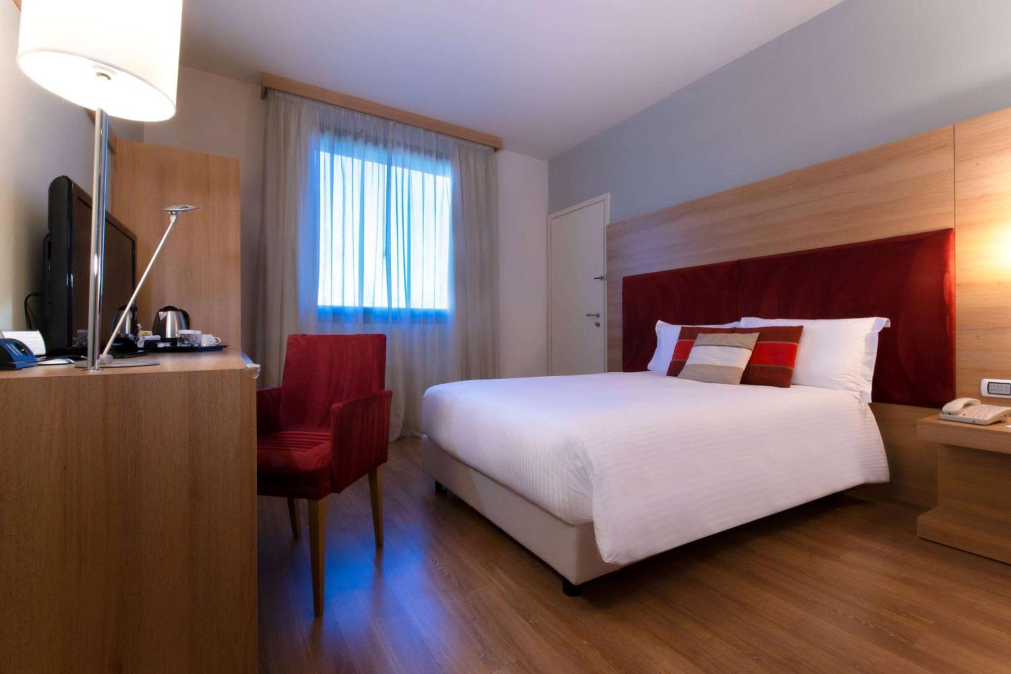 Dolce By Wyndham Milan Malpensa Hotel Somma Lombardo Exterior photo