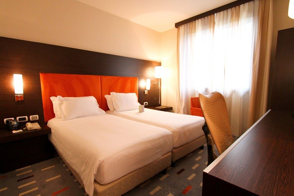 Dolce By Wyndham Milan Malpensa Hotel Somma Lombardo Exterior photo